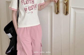 [🆕🇻🇳]  Tiệm cô Kul by Dinh Thuong luôn mang tới những sản phẩm chất lượng, đẹp mắt, theo trend 🧑‍🧒❤️️👶⭐️ Một chiếc style vibe Hàn Quốc cực xinh. Áo cotron quần kaki túi hộp đỉnh của chóp. Tông màu hồng trắng ngọt ngào, tôn da lắm.
Size: 2-3y 3-4y 4-5y 5-6y 6- , shares-0✔️ , likes-3❤️️ , date-2024-06-21 06:16:16🇻🇳🇻🇳🇻🇳📰🆕