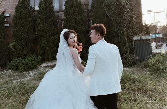 [🆕🇻🇳] Lê Tâm Wedding Quảng Bình 🤵🏻 Top1Wedding 👰🏻  Hậu trường  đến từ #LETAMWEDDING
Dành thời gian chăm chút tỉ mỉ cho khách hàng. Không có bộ ảnh cưới ấn tượng nào không đến từ những bộ lễ phục chỉnh chu , shares-2✔️ , likes-11K❤️️ , date-2024-01-14 03:43:54🇻🇳🇻🇳🇻🇳📰🆕