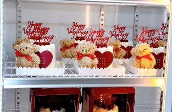 [☕️🇻🇳] 12 mois pâtisserie  🥤 Top1Coffee ☕️ 𝗦𝘄𝗲𝗲𝘁 𝗕𝗲𝗮𝗿 & 𝗕𝗲𝗮𝗿 𝗕𝗼𝘂𝗾𝘂𝗲𝘁
Không khí Valentine đang tràn ngập tủ bánh của chúng mình rồi, các mẫu bánh xinh yêu đang được sắp xếp , shares-1✔️ , likes-2❤️️ , date-2024-02-12 21:52:56🇻🇳🇻🇳🇻🇳📰🆕