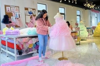 [🆕🇻🇳] Những Bông Hoa Nhỏ (AnBi Kids) 😎❤️️⭐️ Váy tiểu thư công chúa mầu Hồng pastel ngọt lịm
thiết kế này mình nhận may cho mọi lứa tuổi ạ
Xưởng may : Nguyệt Quế 25-20 Vinhomes the Hamony long Biên , shares-0✔️ , likes-8❤️️ , date-2024-03-04 13:46:23🇻🇳🇻🇳🇻🇳📰🆕