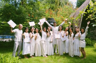 [🆕🇻🇳] Yoga Lab Hanoi – Holistic Wellness Studio in Ha Noi ~ Yoga • Reiki • Retreats ~ 🧘 Top1Yoga 🤸🏻‍♀️ Bali tháng 3 với những cơn mưa rào bất chợt, cây hoa đâm chồi và sâu bướm khắp nơi.Cùng 10 thành viên và 3 giáo viên, chúng mình đã được cùng ăn, cùng n , shares-0✔️ , likes-36❤️️ , date-2024-03-11 13:25:36🇻🇳🇻🇳🇻🇳📰🆕