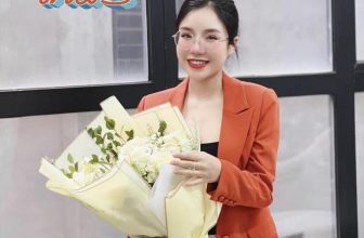 [🆕🇻🇳] Chemise by Zizichan – Vest, Blazer thiết kế được may thủ công 👕 Top1Fashion 👗  Lướt story thấy là phải cop chôm cái ảnh khách mặc áo xinh quá trời luôn
, shares-0✔️ , likes-12❤️️ , date-2024-03-11 23:07:29🇻🇳🇻🇳🇻🇳📰🆕