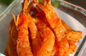 [🆕🇻🇳] Cô Ba Tasty 🍔 Top1Food 🍜 Tôm Nướng Muối Ớt ăn liền, lần đầu tiên được ra mắt trên thị trường.
Giá dùng thử chỉ 360K / 250g (không gồm bao bì)
Đơn 2 hũ còn 700K và miễn ship toàn qu , shares-0✔️ , likes-17❤️️ , date-2024-04-01 18:59:44🇻🇳🇻🇳🇻🇳📰🆕