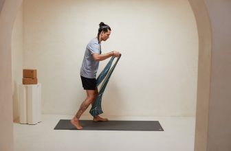 [🆕🇻🇳] YogaVietnam.vn 🧘 Top1Yoga 🤸🏻‍♀️ Eo ôi, lười thật đấy. Biết tập yoga xong thì thích thật đấy nhưng ngại nhích cái thân này quá.À chiếc thảm Manduka Pro hôm qua tập vẫn chưa cuộn lại , ha , shares-1✔️ , likes-8❤️️ , date-2024-07-03 11:30:05🇻🇳🇻🇳🇻🇳📰🆕