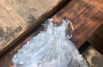 [🆕🇻🇳] ByAnAn – Thiết kế & Thời trang – Quần áo – Thương hiệu 🧑‍🧒❤️️👶⭐️ Mơ Mộng | New in Chiếc váy với chi tiết cánh bướm 3D nổi trên nền voan điệu đà và xinh đẹp đã đến rồi đây Chất liệu: voan đính bướm 3D
Màu sắc: trắng
Bảng  , shares-0✔️ , likes-3❤️️ , date-2024-04-16 01:15:46🇻🇳🇻🇳🇻🇳📰🆕