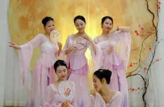 [🆕🇻🇳] Fairy Garden – Aerial & Yoga 🧘 Top1Yoga 🤸🏻‍♀️ Kết thúc khoá múa Trung Hoa K1, các nàng tiên xinh đẹp của cô giáo Vũ Miên đã có những thành quả hình ảnh + clip ưng ý và xuất sắc
Đừng quên chúng mình v , shares-0✔️ , likes-43❤️️ , date-2024-05-01 16:53:19🇻🇳🇻🇳🇻🇳📰🆕