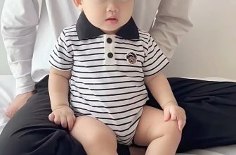 [🆕🇻🇳] Nuggap – Cửa Hàng Thời Trang Cho Bé 🧑‍🧒❤️️👶⭐️  Siêu Cool với em Body Polo sang-xịn-mịn cho bé.  Còn gì ngầu hơn với em Body Polo 10đ vào các dịp đầy tháng hoặc mặc đi chơi cho bé.  Chất liệu Cotton cao , shares-0✔️ , likes-13❤️️ , date-2024-05-28 23:56:32🇻🇳🇻🇳🇻🇳📰🆕