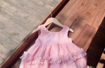 [🆕🇻🇳] ByAnAn – Thiết kế & Thời trang – Quần áo – Thương hiệu 🧑‍🧒❤️️👶⭐️ 𝐓𝐫𝐨̛̀𝐢 𝐱𝐚𝐧𝐡 𝐦𝐚̂𝐲 𝐭𝐫𝐚̆́𝐧𝐠 𝐧𝐚̆́𝐧𝐠 𝐯𝐚̀𝐧𝐠  Chọn cho các em bé một chiếc váy xinh để lên đường đi chơi nghỉ lễ thôi ạ  Chất liệu: voan tơ
Màu sắc: Vàng nhạt | H , shares-2✔️ , likes-25❤️️ , date-2024-04-17 02:01:32🇻🇳🇻🇳🇻🇳📰🆕