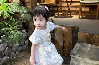 [🆕🇻🇳] ByAnAn – Thiết kế & Thời trang – Quần áo – Thương hiệu 🧑‍🧒❤️️👶⭐️ Xinh thế này mà các mẹ chưa chốt thì tiếc thật ấy
Áo thun cotton và chân váy siêu xinh luôn ạ
Mua cả set bên em miễn ship luôn. Set này phải thật bùng n , shares-0✔️ , likes-1❤️️ , date-2024-05-08 14:02:20🇻🇳🇻🇳🇻🇳📰🆕