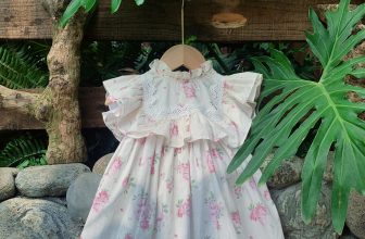 [🆕🇻🇳] ByAnAn – Thiết kế & Thời trang – Quần áo – Thương hiệu 🧑‍🧒❤️️👶⭐️ 𝐍𝐚𝐛𝐢 𝐃𝐫𝐞𝐬𝐬 | 𝐇𝐚̀𝐧𝐠 𝐜𝐨́ 𝐬𝐚̆̃𝐧Một chiếc váy xinh mộng mơ với phần bèo tay xoè tung như cánh bướmChất liệu: thô Hàn cao cấp
Bảng size: 1-7 (8-24kg)
Siz , shares-0✔️ , likes-2❤️️ , date-2024-05-06 03:06:51🇻🇳🇻🇳🇻🇳📰🆕