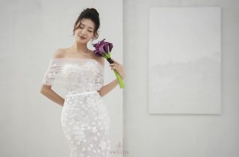[🆕🇻🇳] Xưởng Váy Sweetie 🤵🏻 Top1Wedding 👰🏻  𝓣𝓱𝓸̛ 𝓷𝓰𝓪̂𝔂, 𝓠𝓾𝔂𝓮̂́𝓷 𝓻𝓾̃Trong form váy đuôi cá thanh thoát, dễ chịu của Sweetie, vóc dáng nuột nà, những đường cong nữ tính, đáng tự hào của cô dâu được  , shares-0✔️ , likes-18❤️️ , date-2024-05-26 15:00:18🇻🇳🇻🇳🇻🇳📰🆕