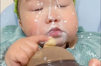 [🆕🇻🇳]  Kamidi Việt Nam – Sự lựa chọn hàng đầu của mẹ bầu Việt 🧑‍🧒❤️️👶⭐️ Bình sữa có núm mềm như ti mẹ
BÉ LƯỜI TI ĐẾN MẤY CŨNG PHẢI MÊ
Mẹ bỉm cùng Kamidi tìm hiểu NHỮNG ƯU ĐIỂM khiến #Bình_sữa Kamidi luôn được các em bé yêu thíc , shares-43✔️ , likes-23K❤️️ , date-2024-04-25 07:24:18🇻🇳🇻🇳🇻🇳📰🆕