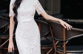 [🆕🇻🇳] CEVONNI 👕 Top1Fashion 👗  𝟑𝟎% 𝐎𝐅𝐅 | 𝐑𝐄𝐕𝐄𝐑 𝐃𝐑𝐄𝐒𝐒Mẫu đầm ren trắng ôm cực kỳ tôn dáng và nữ tính của CEVONNI đang được SALE tới #30%!
Nếu đang tìm kiếm một item thanh lịch cho nàng  , shares-0✔️ , likes-8❤️️ , date-2024-04-25 13:00:14🇻🇳🇻🇳🇻🇳📰🆕