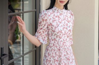 [🆕🇻🇳] CEVONNI 👕 Top1Fashion 👗  𝐎𝐍𝐋𝐘 𝟒𝟎𝟓𝐊 | 𝐊𝐈𝐑𝐀 𝐃𝐑𝐄𝐒𝐒: 𝐖𝐇𝐈𝐓𝐄 𝐅𝐋𝐎𝐑𝐀𝐋 𝐃𝐑𝐄𝐒𝐒
Chỉ còn duy nhất size S!Thiết kế Kira Dress với sắc trắng và phom dáng ngắn trẻ trung sẽ giúp nàng có một diện , shares-0✔️ , likes-7❤️️ , date-2024-04-25 15:00:13🇻🇳🇻🇳🇻🇳📰🆕