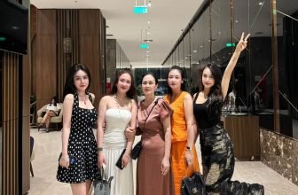 [🆕🇻🇳] Kim Oanh Vũ STORE 👕 Top1Fashion 👗  Kết thúc kì nghỉ lễ
E về rùi đây. Chuẩn bị trở lại đường đua nha
, shares-0✔️ , likes-31K❤️️ , date-2024-04-30 17:26:52🇻🇳🇻🇳🇻🇳📰🆕