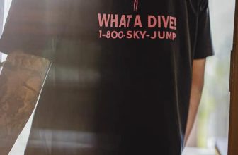 [🆕🇻🇳] Sep VN 👕 Top1Fashion 👗  < New Order >  – Sky diving Tee –  Mẫu mã đơn giản đi kèm chất liệu đẹp, ace yêu thích màu đen lại có thêm sự lựa chọn ạ
, shares-0✔️ , likes-8❤️️ , date-2024-04-30 00:14:42🇻🇳🇻🇳🇻🇳📰🆕