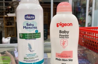 [🆕🇻🇳]  HALLO SHOP MẸ VÀ BÉ Tp.HCM – Phụ Kiện Mẹ và Bé 🧑‍🧒❤️️👶⭐️ Thời tiết nóng nực ba mẹ nên chuẩn bị sẵn 1 chai phấn rôm sức da cho bé để được khô thoáng tránh tình trạng đổ mồ hôi gây bít tắc và hăm vùng gấp nếp trên  , shares-0✔️ , likes-0❤️️ , date-2024-05-12 02:51:35🇻🇳🇻🇳🇻🇳📰🆕