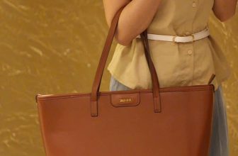 [🆕🇻🇳]  Nhà Ủn – sỉ/lẻ Quần áo trẻ em vnxk, cambodia xuất khẩu, tqxk 😎❤️️⭐️ /-li SANTA LOLLA BAG HÀNG XUẤT  BRAZIL /-li
Form tote đi làm sang xịn mịn ,khoá đều dập logo hãng
Chất da siêu đẹp ạ, mềm mịn , dày dặn đứng form
Log , shares-0✔️ , likes-0❤️️ , date-2024-05-29 17:20:05🇻🇳🇻🇳🇻🇳📰🆕