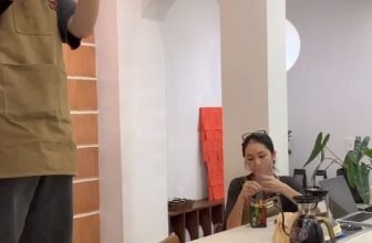 [☕️🇻🇳] The Comma coffee 🥤 Top1Coffee ☕️ Đừng để những cơn mưa bất chợt của Sài Gòn khiến chúng ta xa nhau ạ  ______
The Comma Coffee
21 Hoa Mai, phường 2, quận Phú Nh , shares-0✔️ , likes-85❤️️ , date-2024-06-20 16:58:18🇻🇳🇻🇳🇻🇳📰🆕