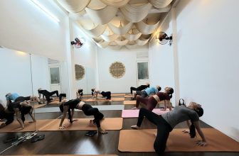 [🆕🇻🇳] LY Yoga là nơi mà mọi người có thể dành vài phút để lắng nghe cơ thể của mình 🧘 Top1Yoga 🤸🏻‍♀️ Cố gắng chưa chắc đã thành công nhưng không cố gắng chắc chắn sẽ thất bại– ST-Mọi thắc mắc tư vấn tập yoga gọi, nhắn tin hoặc inbox ạ.LIÊN HỆ:
* Ho , shares-0✔️ , likes-3❤️️ , date-2024-05-12 19:23:59🇻🇳🇻🇳🇻🇳📰🆕