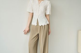 [🆕🇻🇳] Thời Trang Thiết Kế – Kate By Linh Nguyen👕 Top1Fashion 👗  𝐍𝐞𝐰 𝐀𝐫𝐫𝐢𝐯𝐚𝐥: 𝐄𝐧𝐧𝐚 𝐁𝐥𝐨𝐮𝐬𝐞 𝐱 𝐂𝐚𝐫𝐠𝐨 𝐓𝐫𝐨𝐮𝐬𝐞𝐫
Nếu là tín đồ của phong cách thời trang tối giản và thanh lịch, chắc chắn nàng không thể bỏ qua outfit dưới đây củ , shares-9✔️ , likes-62❤️️ , date-2024-05-20 15:30:16🇻🇳🇻🇳🇻🇳📰🆕