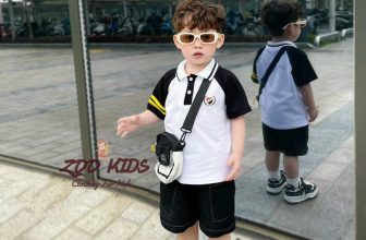 [🆕🇻🇳] ZOO KIDS 🧑‍🧒❤️️👶⭐️  Outfit set polo huy hiệu phối màu cá tính, sành điệu
Chất vải cotton cá sấu mềm mịn, dày dặn giữ form tốt
Thiết kế phối màu, tay kẻ thời trang. Huy hiệ , shares-0✔️ , likes-5❤️️ , date-2024-05-17 18:16:07🇻🇳🇻🇳🇻🇳📰🆕