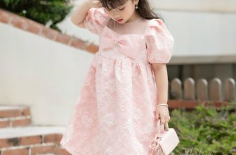 [🆕🇻🇳] Annie’s house – Thế giới váy của các thiên thần nhỏ 😎❤️️⭐️  Đầm hồng nơ hoa nổi xinh xinh #sale nhiệt tình luôn mom nha.
Size 1: 10-12kg
Size 10: 33-36kg
, shares-0✔️ , likes-1❤️️ , date-2024-05-21 19:53:48🇻🇳🇻🇳🇻🇳📰🆕