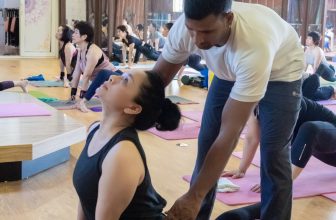 [🆕🇻🇳] Hương Anh Yoga Center 🧘 Top1Yoga 🤸🏻‍♀️  LỚP YOGA MỞ HÔNG | 𝐌𝐀𝐒𝐓𝐄𝐑 𝐑𝐀𝐕𝐈Lớp học được xây dựng để giúp học viên tăng cường sức mạnh cũng như khả năng chuyển động của hông mà không gây đau đớn. B , shares-0✔️ , likes-14❤️️ , date-2024-05-21 17:15:05🇻🇳🇻🇳🇻🇳📰🆕