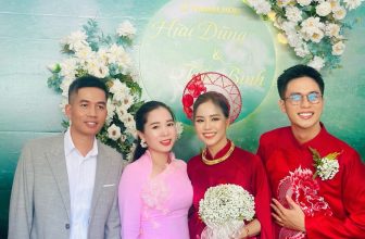 [🆕🇻🇳] KimLoan Wedding.Cho thuê nhận may Áo dài Dâu Rể, Bà Sui, bưng quả, Vest 🤵🏻 Top1Wedding 👰🏻  Nay lên chức Bà Dì đám cưới cháu trai
Cảm ơn chị Gái   sắp xếp cho vc Dì Loan lên khung hình cực đẹp
P/s: Khoe với cả nhà toàn bộ trai xinh Nguyen Van Th , shares-0✔️ , likes-2❤️️ , date-2024-05-28 08:23:40🇻🇳🇻🇳🇻🇳📰🆕