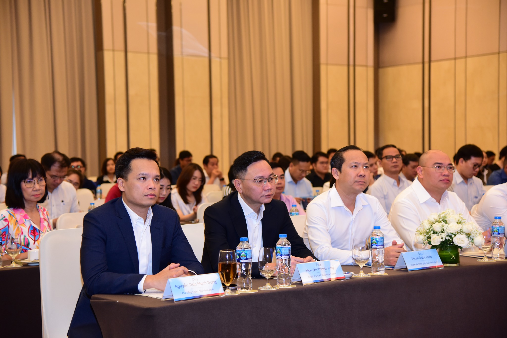 [☕️🇻🇳] Hanoi Roastery-We are Processing Fresh Coffee 🥤 Top1Coffee ☕️ Nếu chỉ viết mãi về quán cà phê và các đồ ăn thức uống của quán thì thật là đáng chán, hôm nay mình muốn viết về sách. Có một cu , shares-1✔️ , likes-8❤️️ , date-2024-05-21 21:22:25🇻🇳🇻🇳🇻🇳📰🆕