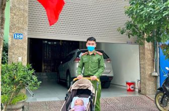 [🆕🇻🇳] Chilux là thương hiệu chuyên sản xuất sản phẩm tiện ích dành cho bé tiên phong tại Singapore 🧑‍🧒❤️️👶⭐️ 1 tháng 6 thì chỉ có em bé mới nhận được quà hoy! Mà bố về nhà là món quà của 2 mẹ con.
#Xe_day_gap_gon_Chilux
#Xe_day_noi_Chilux
#Xe_day_cho_be_Chilux , shares-0✔️ , likes-4❤️️ , date-2024-06-01 04:00:15🇻🇳🇻🇳🇻🇳📰🆕