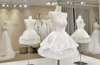 [🆕🇻🇳] Xưởng Váy Sweetie 🤵🏻 Top1Wedding 👰🏻  Một chiếc mini length cho màn first dance hay tiệc after wedding đã dần trở thành chiếc váy quan trọng thứ hai trong ngày cưới với nhiều cô dâu.
_________ , shares-1✔️ , likes-18❤️️ , date-2024-05-25 18:36:39🇻🇳🇻🇳🇻🇳📰🆕