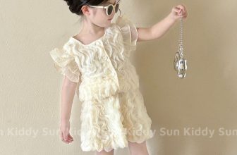 [🆕🇻🇳] Kiddy Sun Việt Nam – KIDDY SUN CHÚNG MÌNH RA ĐỜI VÌ TÌNH YÊU VỚI TRẺ THƠ 💖 🧑‍🧒❤️️👶⭐️ HÔM NAY TRỜI NẮNG DỊU DÀNG
BỘ XINH THU HÚT, MỜI NÀNG SẮM THÔI
Kiểu dáng nhẹ nhàng thanh lịch nàng công chúa nhỏ diện đi học hay đi chơi đều rất xinh
Kiddy  , shares-0✔️ , likes-5❤️️ , date-2024-06-16 00:25:02🇻🇳🇻🇳🇻🇳📰🆕