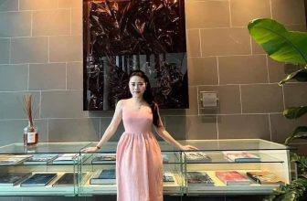 [🆕🇻🇳] Shop mẹ bé Hồng Ánh authenic 😎❤️️⭐️ Sẵn 1 d 36 đen
Mã: s dép
LẠI SALE THÊM NẤC NỮA RỒI Ạ Guốc về đẹp xuất sắc ce ơii – khách đi thích quá toàn quay lại mua thêm thui í  Đi chắc chắn êm chân , shares-0✔️ , likes-15❤️️ , date-2024-05-22 14:08:30🇻🇳🇻🇳🇻🇳📰🆕