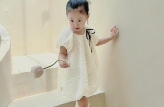 [🆕🇻🇳] P’ti Chou – Thời trang thiết kế dành cho trẻ em 😎❤️️⭐️ Mẹ ơi bé muốn váy này  deal #1xx đang bắt đầu rồi, mẹ comment để nhận deal về cho bé nha Tất bé đi và dây nơ cột tóc có sẵn
Váy Vanilla có sẵn ♡
, shares-1✔️ , likes-16❤️️ , date-2024-06-01 19:39:02🇻🇳🇻🇳🇻🇳📰🆕