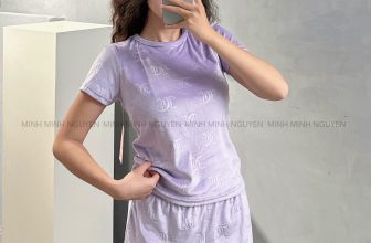 [🆕🇻🇳] Minh Minh Nguyen (Minh Minh Shop vnxk) 👕 Top1Fashion 👗  Úiii!!! XỊN Lắm luôn mí pồ!!
Một chiếc Brand Mĩ JUICY COUTURE @UTH —- Hiếm khi thấy Lắm!!
Tag Hãng cực cao !!!Bộ này mặc đi chơi thông thả luôn ý!!
Chất thun nhung cực sang xịn , mặc nhẹ, mát th , shares-0✔️ , likes-212❤️️ , date-2024-05-27 18:55:53🇻🇳🇻🇳🇻🇳📰🆕