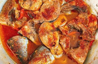 [🆕🇻🇳] CÀ MÈN – Đặc sản quê hương Quảng Trị 🍔 Top1Food 🍜 Cá ngừ tươi chong, ướp sơ rồi kho ớt, lấy chén nước kho chấm với rau thì không chê đi mô được hết.
Anh chị mê cá kho thì về với Mèn nhe!
Trưa ni Mèn có: , shares-0✔️ , likes-13❤️️ , date-2024-06-03 13:35:25🇻🇳🇻🇳🇻🇳📰🆕