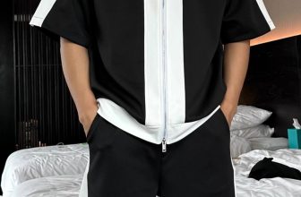 [🆕🇻🇳] LAS 👕 Top1Fashion 👗  Jacket Set | LAS
Với sức hút đã được khẳng định,set đồ phối màu đen trắng với chất liệu thoáng mát cho bạn diện mạo cuốn hút.
——
Comment (.) để nhận t , shares-0✔️ , likes-1❤️️ , date-2024-06-04 18:57:57🇻🇳🇻🇳🇻🇳📰🆕