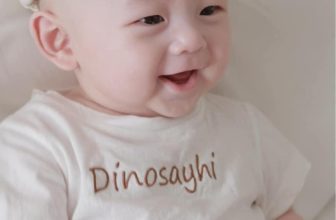 [🆕🇻🇳]  Hello Bébe ▪️ Shop chuyên order Quảng Châu 🧑‍🧒❤️️👶⭐️ Sẵn hàng #99k__99k____
Bé nào cũng nên có mụt chiếc áo phông trắng nha Mẹ ơi, điểm thêm chi tiết thêu tên bé
Bảng size:
Size 0: 6-8kg
Size 1: 8-10kg
, shares-1✔️ , likes-7❤️️ , date-2024-05-30 19:07:58🇻🇳🇻🇳🇻🇳📰🆕