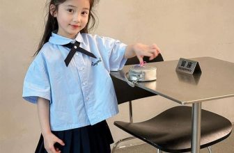 [🆕🇻🇳]  Tiệm cô Kul by Dinh Thuong luôn mang tới những sản phẩm chất lượng, đẹp mắt, theo trend 🧑‍🧒❤️️👶⭐️ Về thêm đủ size các mẹ nhanh tay ạ
Mẫu siêu siêu xinh Thêm một set siêu phẩm cho con gái iu. Bé mặc đi học chuẩn nữ sinh korea luôn. Áo cổ sơ mi phối nơ,  , shares-0✔️ , likes-2❤️️ , date-2024-06-03 17:56:58🇻🇳🇻🇳🇻🇳📰🆕