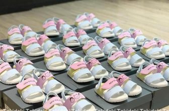 [🆕🇻🇳] Tokidoki – Thiên đường mua sắm cho mẹ và bé! 😎❤️️⭐️  SÀ LÉ GIÁ RẺ SẬP SÀN LUÔN Ạ – RẺ NHƯ CHO Ạ
Mẫu sandal NB này e bán quanh năm, siêu nhẹ, siêu êm và siêu thoáng luôn. KO CÓ GÌ ĐỂ CHÊ Ạ
Nhiều màu để các  , shares-10✔️ , likes-62❤️️ , date-2024-06-04 15:50:19🇻🇳🇻🇳🇻🇳📰🆕