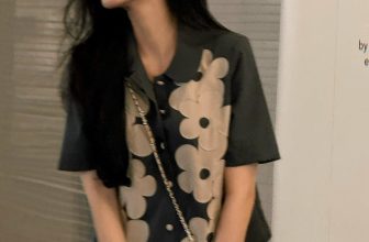 [🆕🇻🇳] H’allure – “If you’re an open book, there’s no allure.” – Alexander McQueen 👕 Top1Fashion 👗  𝐄𝐒𝐒𝐄𝐍𝐓𝐈𝐀𝐋 𝐈𝐓𝐄𝐌  Red item can be the cherry on top of any outfit. Achieving stylish yet effortless looks with our Cala Skirt.
Inbox để được tư vấn và đặt  , shares-3✔️ , likes-48❤️️ , date-2024-06-04 19:04:22🇻🇳🇻🇳🇻🇳📰🆕