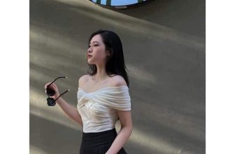 [🆕🇻🇳] Shop mẹ bé Hồng Ánh authenic 😎❤️️⭐️ Top trễ vai Uk định xắn saleee #188k vtayyy nha mí bà ơi. Mix với quần short, quần suông hay cvay đều hết nước chấm ạ, đơn giản mà đẹp là đây chứ đâu nhỉ   , shares-0✔️ , likes-11❤️️ , date-2024-06-06 14:36:18🇻🇳🇻🇳🇻🇳📰🆕