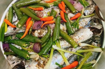 [🆕🇻🇳] CÀ MÈN – Đặc sản quê hương Quảng Trị 🍔 Top1Food 🍜 Cá nục mềm ngọt
Rau sống tươi giòn
Mắm nêm đậm đà
Còn món chi tuyệt vời hơn nữa?
Món cá nục hấp cuốn bánh tráng chấm mắm nêm chiều ni đã sẵn sàng.  Món , shares-0✔️ , likes-32❤️️ , date-2024-06-03 19:43:22🇻🇳🇻🇳🇻🇳📰🆕