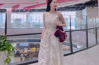 [🆕🇻🇳] Shop mẹ bé Hồng Ánh authenic 😎❤️️⭐️  LẠI LÀ SIÊU PHẨM NHÀ KASLEAD đây các bác ui
một chiếc VÁY xinh như mẫuuuu, chính hãng nhà KASLEAD ạ
Duy nhất 1 màu vừa sang lại dễ mặc
Z giá 345k/cái , shares-0✔️ , likes-9❤️️ , date-2024-06-07 19:49:38🇻🇳🇻🇳🇻🇳📰🆕