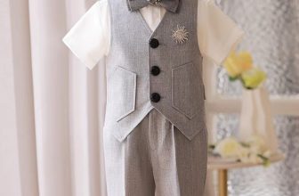 [🆕🇻🇳]  MMKID aims to bring kids the most high fashionable and high quality party design 🧑‍🧒❤️️👶⭐️ Boy’s kid vest, set 4 pieces in Grey
Available now at MMKID
#vestchobetrai #kidsvest #vestbetraicaocap #kidspartywear
Áo vest bé trai, set 4c màu xám
Hi , shares-1✔️ , likes-31❤️️ , date-2024-06-10 03:06:11🇻🇳🇻🇳🇻🇳📰🆕