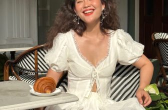 [🆕🇻🇳] The MAVEN – Fashion Brand 👕 Top1Fashion 👗  A essential items for your daily outfits ◟✿ ｡:ﾟ* · ❀Lovyn Top in white version is always a best choice for our dear girlsLOVYN TOP
White/Flower/Pink
, shares-3✔️ , likes-32❤️️ , date-2024-06-08 04:57:56🇻🇳🇻🇳🇻🇳📰🆕