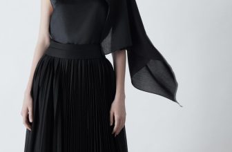 [🆕🇻🇳] PERLA CI – Quần áo – Thương hiệu 👕 Top1Fashion 👗  BLACK SILK TANK TOP x BLACK PLEATED SKIRTBlack pleated skirt với đường xếp ly sắc nét, mềm mại, bay theo từng chuyển động của người mặc. Áo lụa đen kết h , shares-0✔️ , likes-9❤️️ , date-2024-06-17 01:00:31🇻🇳🇻🇳🇻🇳📰🆕