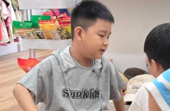 [🆕🇻🇳] EM BÉ HON – Được có mặt trong những khoảnh khắc lớn lên của các em bé – luôn là điều mà tiệm tự hào nhất! 🧑‍🧒❤️️👶⭐️ Bé khách ghé shop thử đồ xong mẹ e ưng  quá kêu cắt tag cho mặc luôn và xin ở lại tiệm chơi 1 xíu mới chịu vềSet sunkids sốp chỉ còn size 100-110-120 th , shares-0✔️ , likes-5❤️️ , date-2024-06-17 03:46:06🇻🇳🇻🇳🇻🇳📰🆕