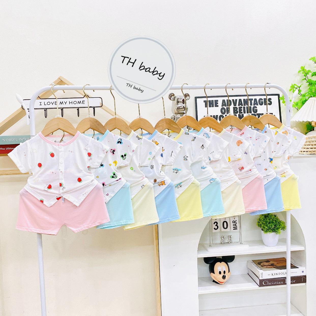 [🆕🇻🇳] Min’s – Baby & Kid shop – Bán và nhận oder các mặt hàng quần áo, phụ kiện trẻ em trên TAOBAO 🧑‍🧒❤️️👶⭐️ 𝑵𝒈𝒂̂𝒚 𝒕𝒉𝒐̛ 𝒕𝒉𝒆̂𝒎 𝒄𝒉𝒖́𝒕 𝒃𝒐̛ 𝒑𝒉𝒐̛̀
𝑷𝒉𝒂̂̉𝒚 𝒕𝒉𝒆̂𝒎 𝒎𝒐̣̂𝒕 𝒄𝒂́𝒊 𝒅𝒂̣𝒊 𝒌𝒉𝒐̛̀ 𝒅𝒆̂̃ 𝒕𝒉𝒖̛𝒐̛𝒏𝒈
PIZAMA MẶC NHÀ CHO BÉ THÊM HỊA TIẾT MỚI Ạ
Chất đũi xốp mềm mịn mặc giao , shares-0✔️ , likes-4❤️️ , date-2024-06-18 14:41:24🇻🇳🇻🇳🇻🇳📰🆕